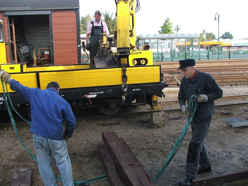 2009-09-30, Museumsbahn Weichenbau15.JPG